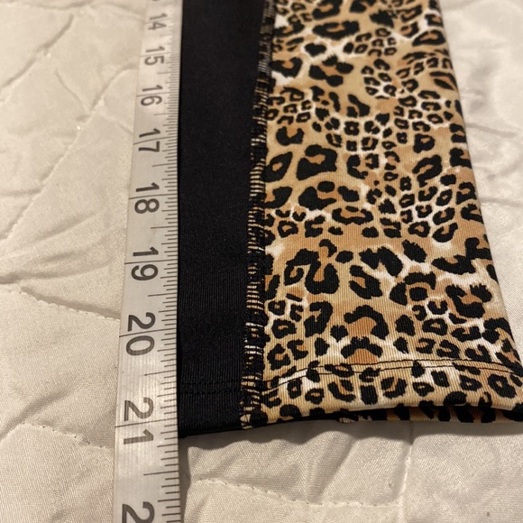 Guess lady’s Leopard print Jacket - Picture 10 of 10